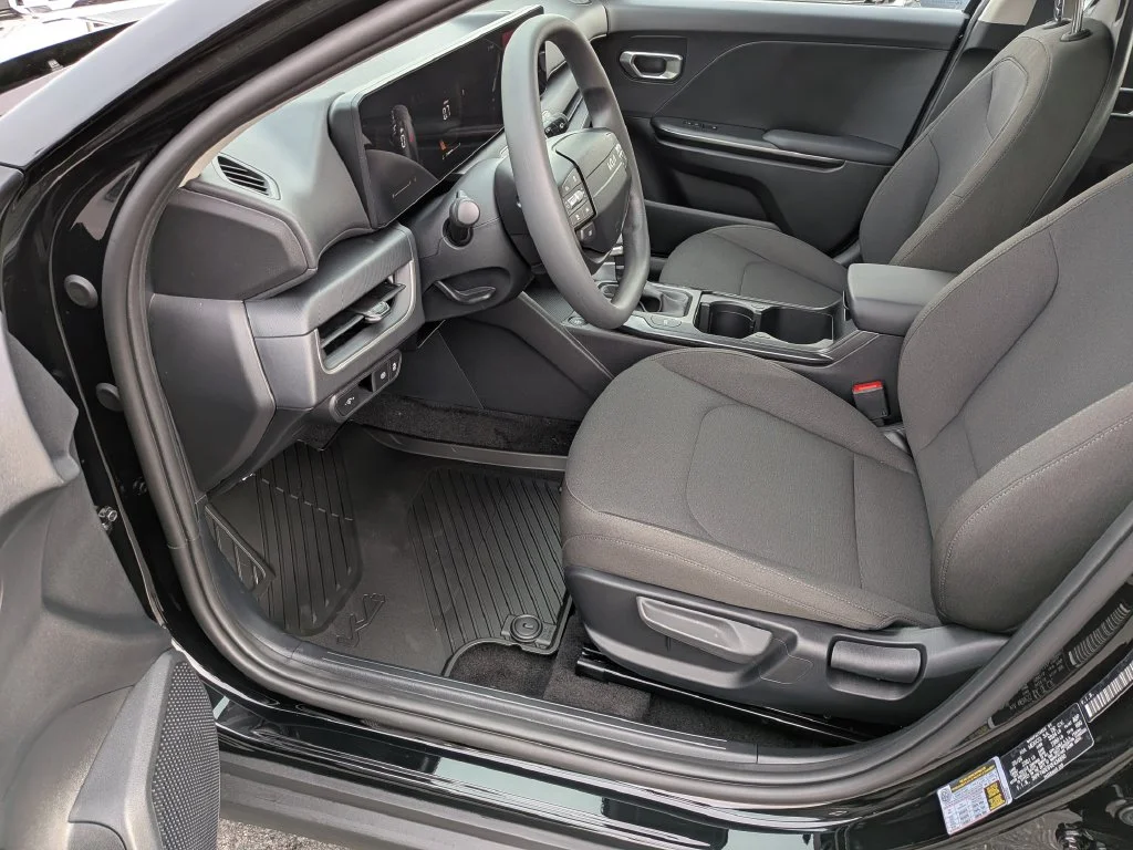 New 2027 Aurora Black Kia LXS image 45