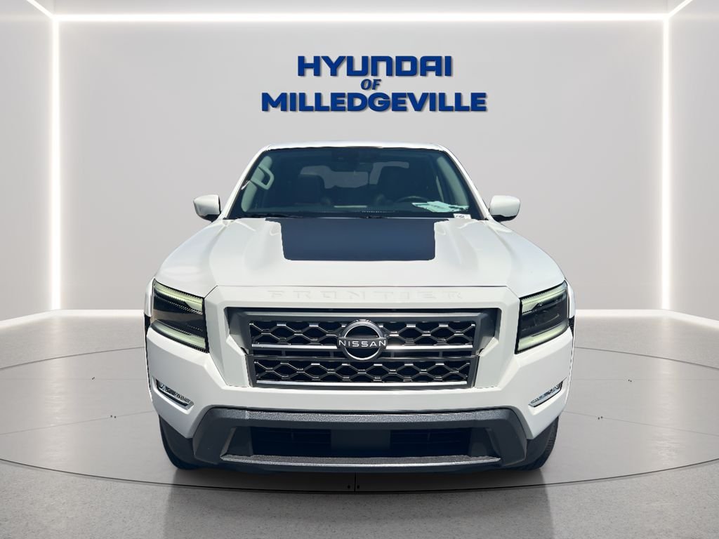 Used 2024 Glacier White Nissan SL image 9