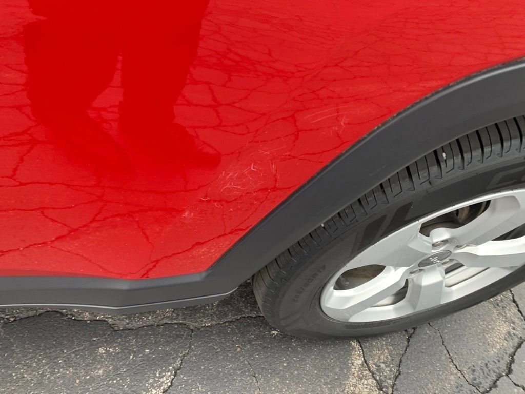 Used 2019 Redline Pearlcoat Jeep Latitude image 6