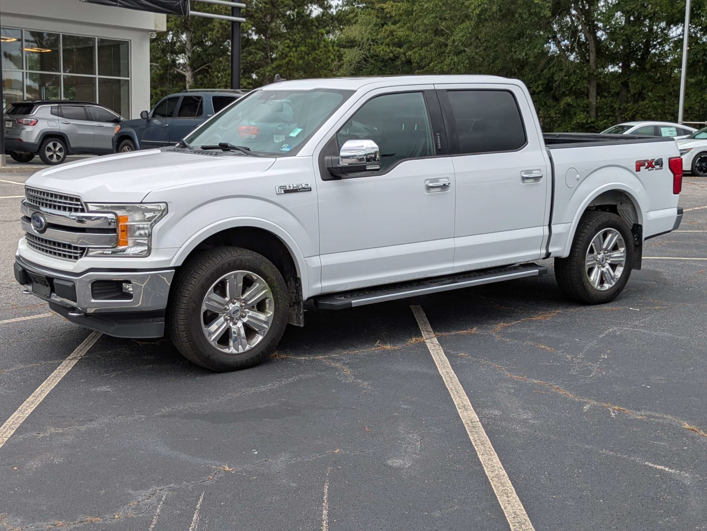 Used 2020 White Ford Lariat image 7