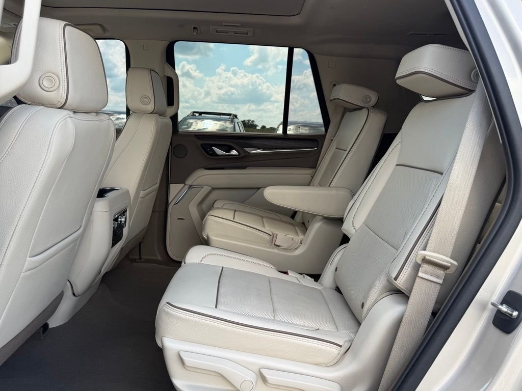 Used 2022 Beige GMC Denali image 16