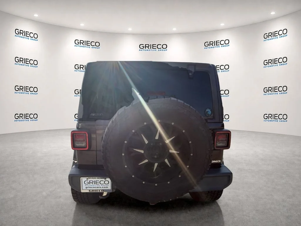 Used 2018 Black Clearcoat Jeep Unlimited Sahara image 6