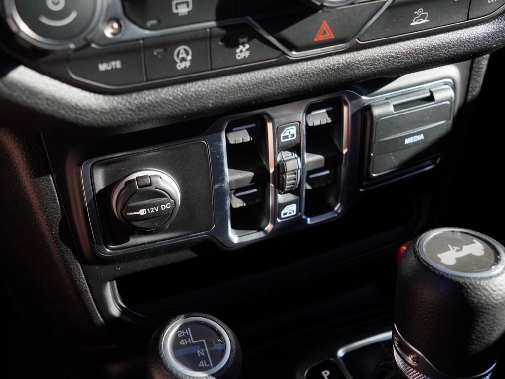 New 2026 Black Clear-Coat Exterior Paint Jeep Sport image 15