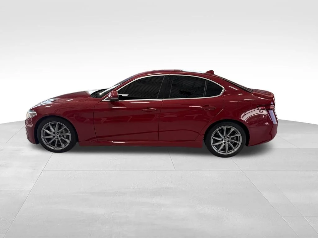 Used 2017 Red Alfa Romeo Base image 2