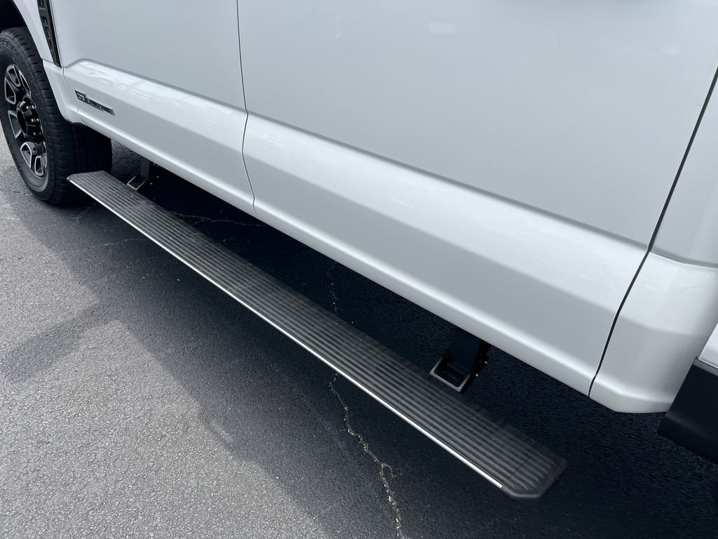 New 2026 White Ford Platinum image 29