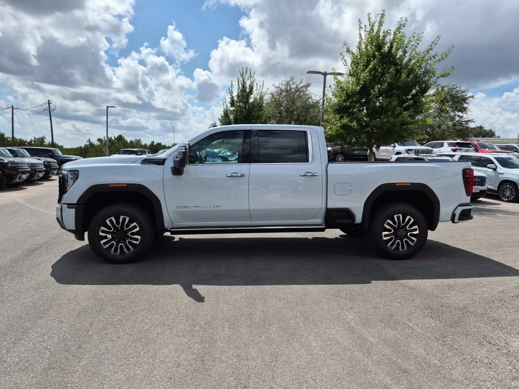 New 2026 Glacier White Tricoat GMC Denali Ultimate image 5