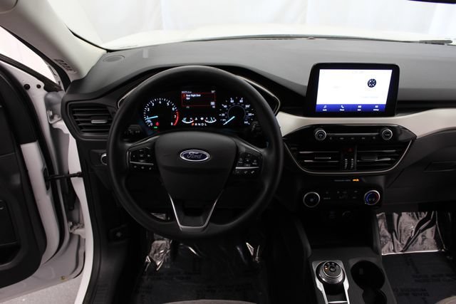 Used 2021  Ford SE image 25
