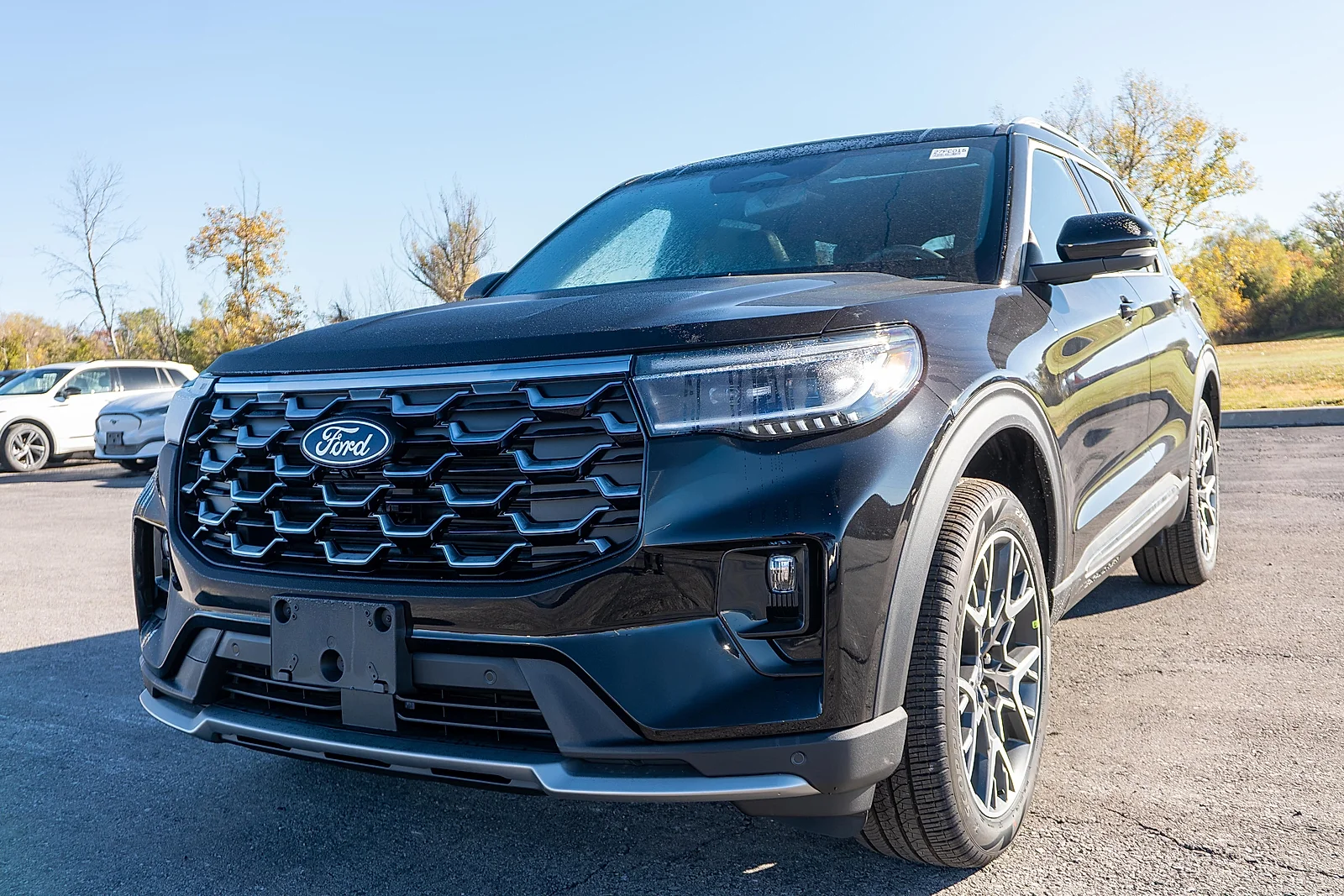 New 2027 Agate Black Metallic Ford Platinum™ image 2