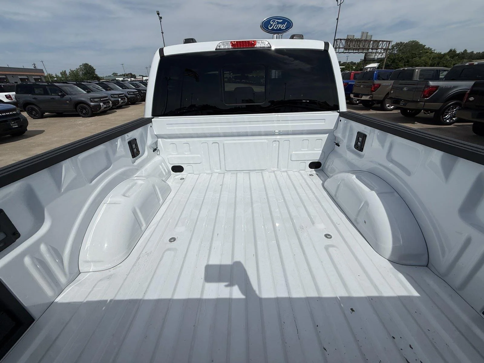 New 2026 Oxford White Ford Lariat® image 10