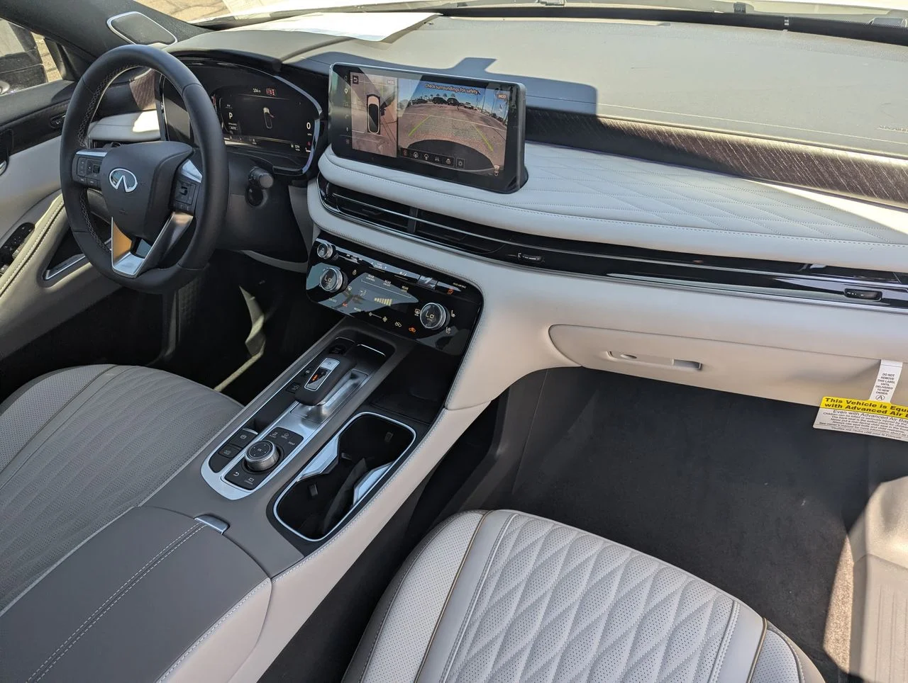 New 2027 2T RAD WHT INFINITI Autograph AWD image 33