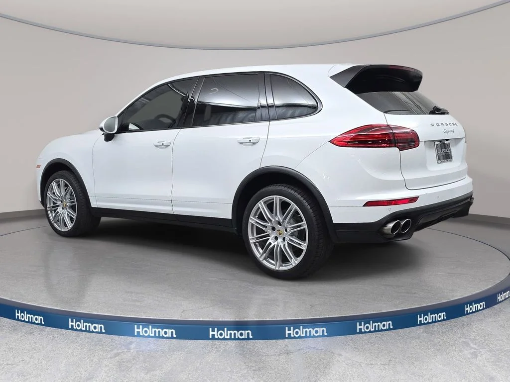 Used 2017  Porsche S image 8