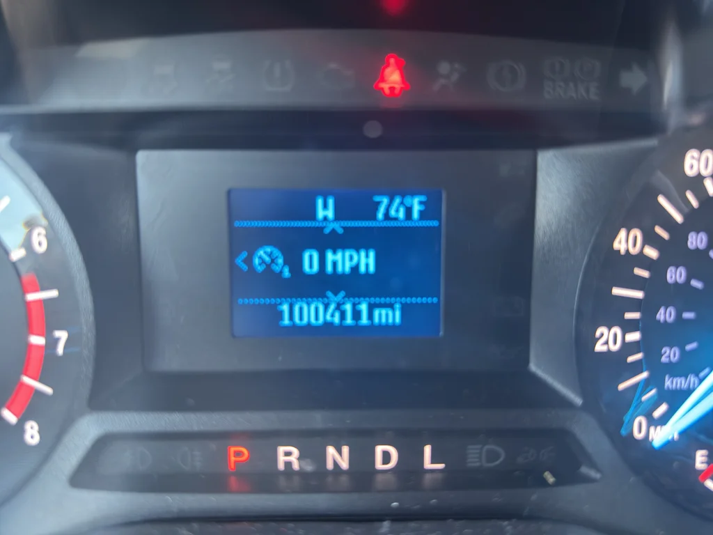 Used 2017 White Gold Ford S image 12