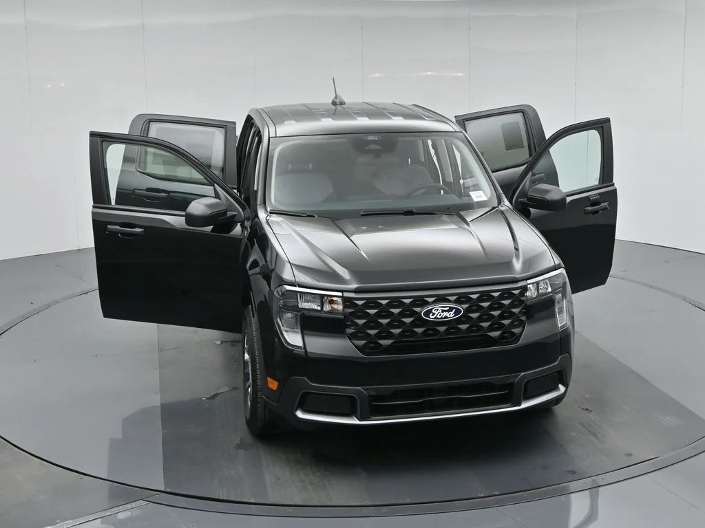 New 2026 Black Ford XLT image 39