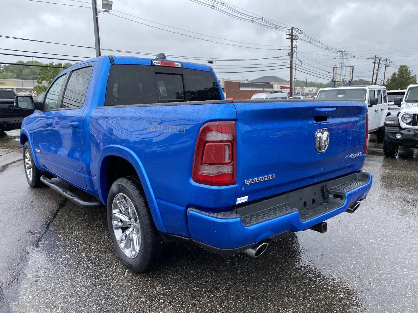 Used 2022 Hydro Blue Pearlcoat Ram Laramie image 7