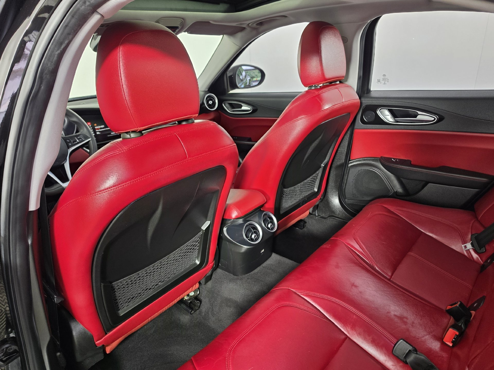 2017 Alfa Romeo Giulia Base - Photo 27
