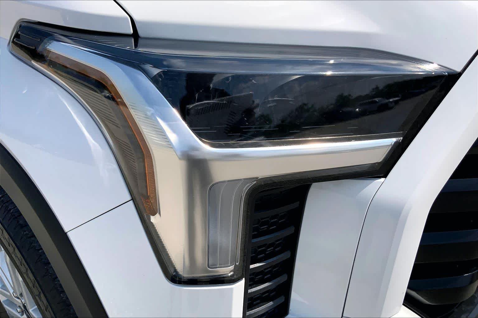Used 2024 Ice Cap Toyota SR5 image 27