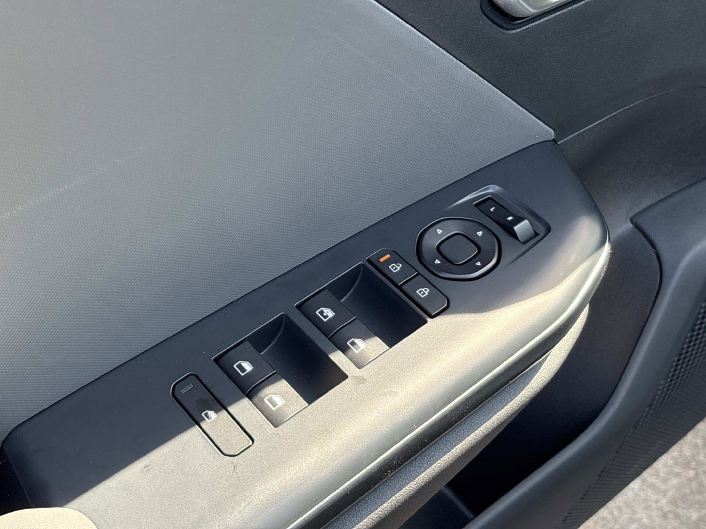 2025 Kia K4 LXS - Photo 14