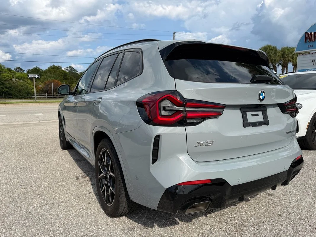 Used 2024  BMW xDrive30i image 5