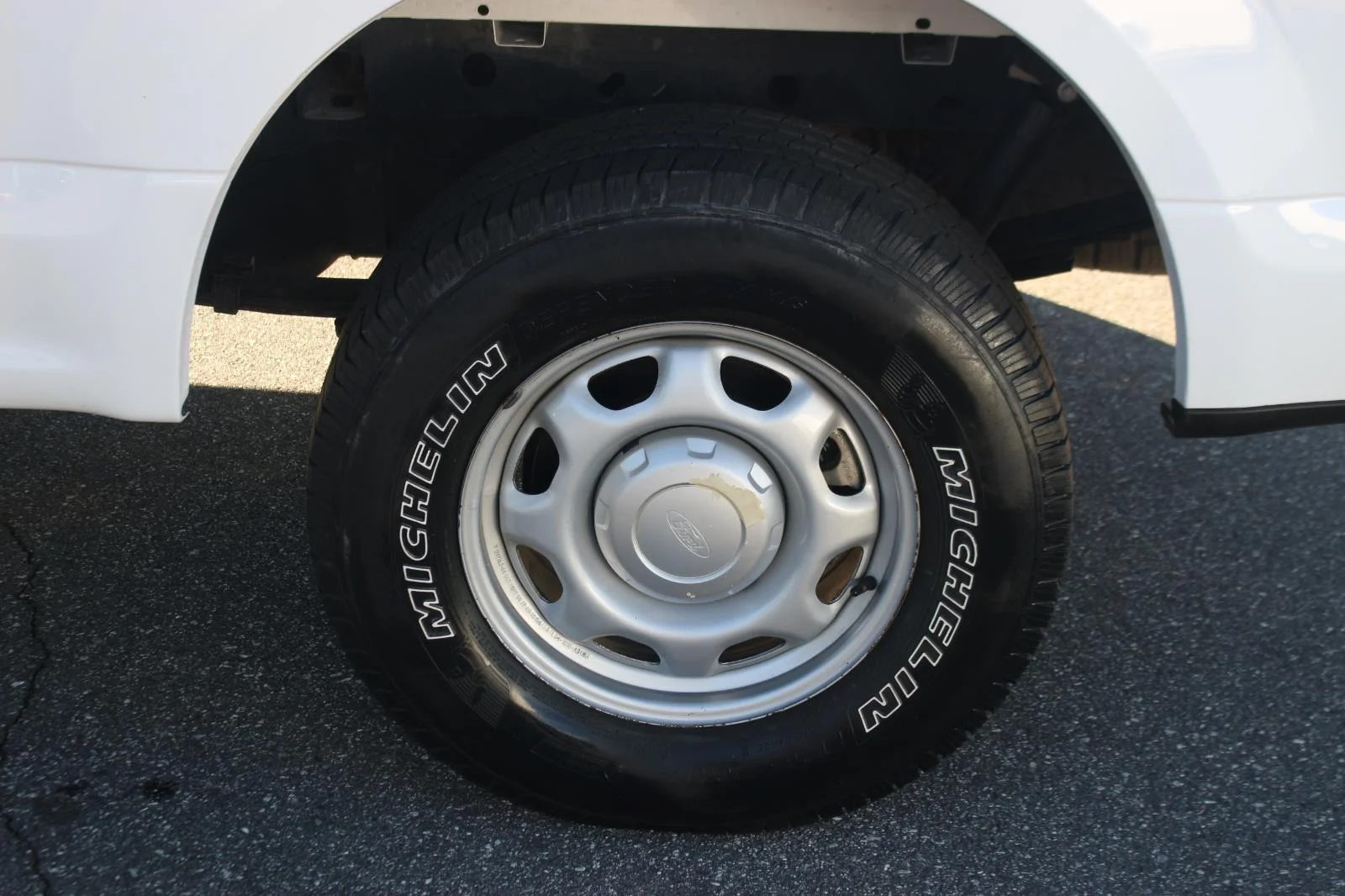 Used 2020 White Ford XL image 39