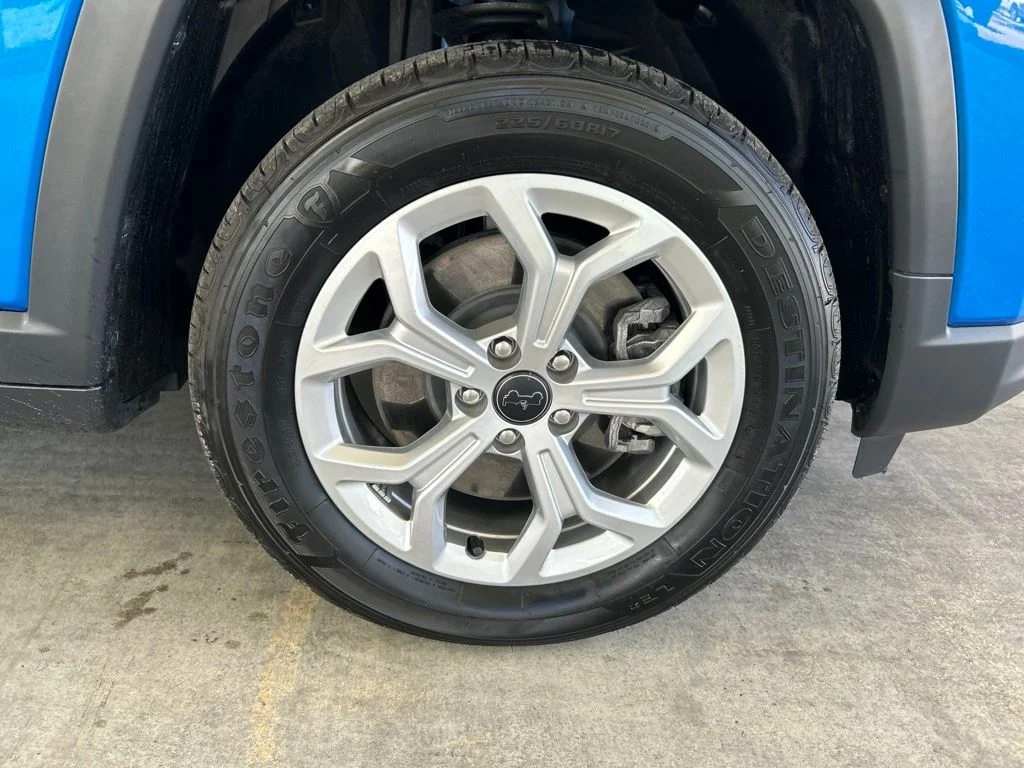 Used 2025 Blue Jeep Latitude image 22