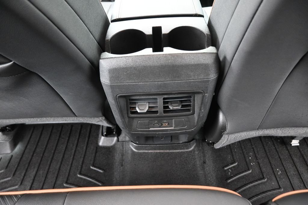 Used 2024 White GMC AT4 image 16