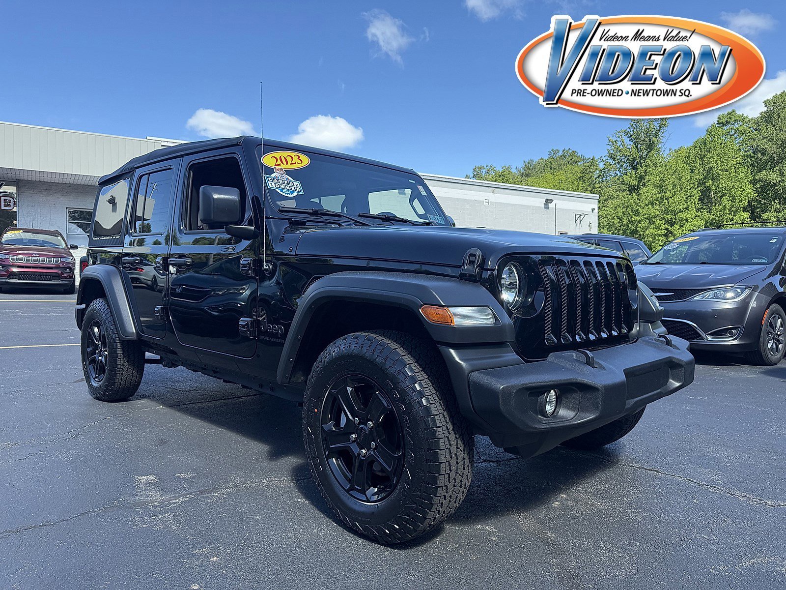 2023 Jeep Wrangler Sport S's photo