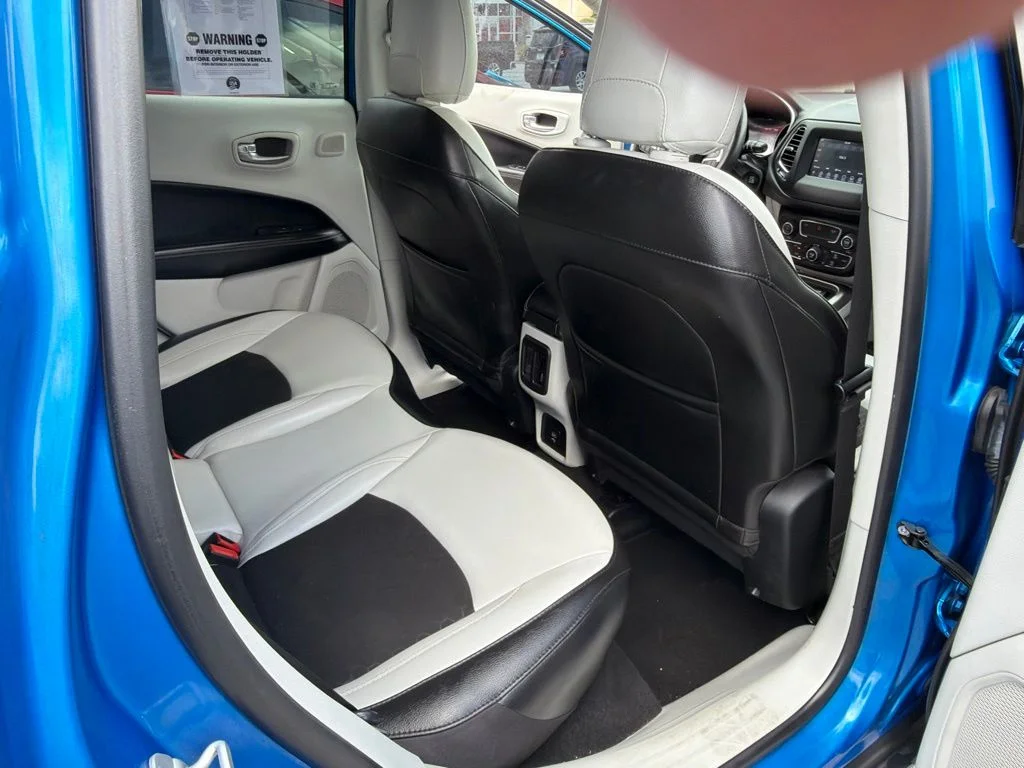 Used 2021 Blue Jeep Latitude image 27