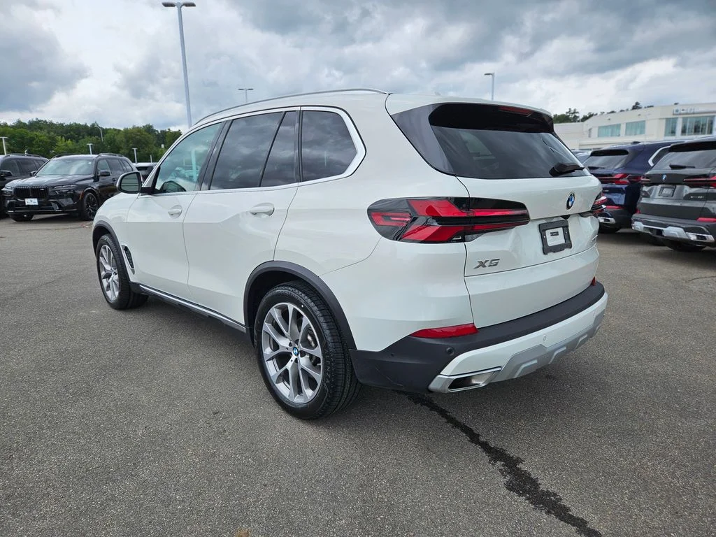 Certified Used 2024 White BMW xDrive40i image 5