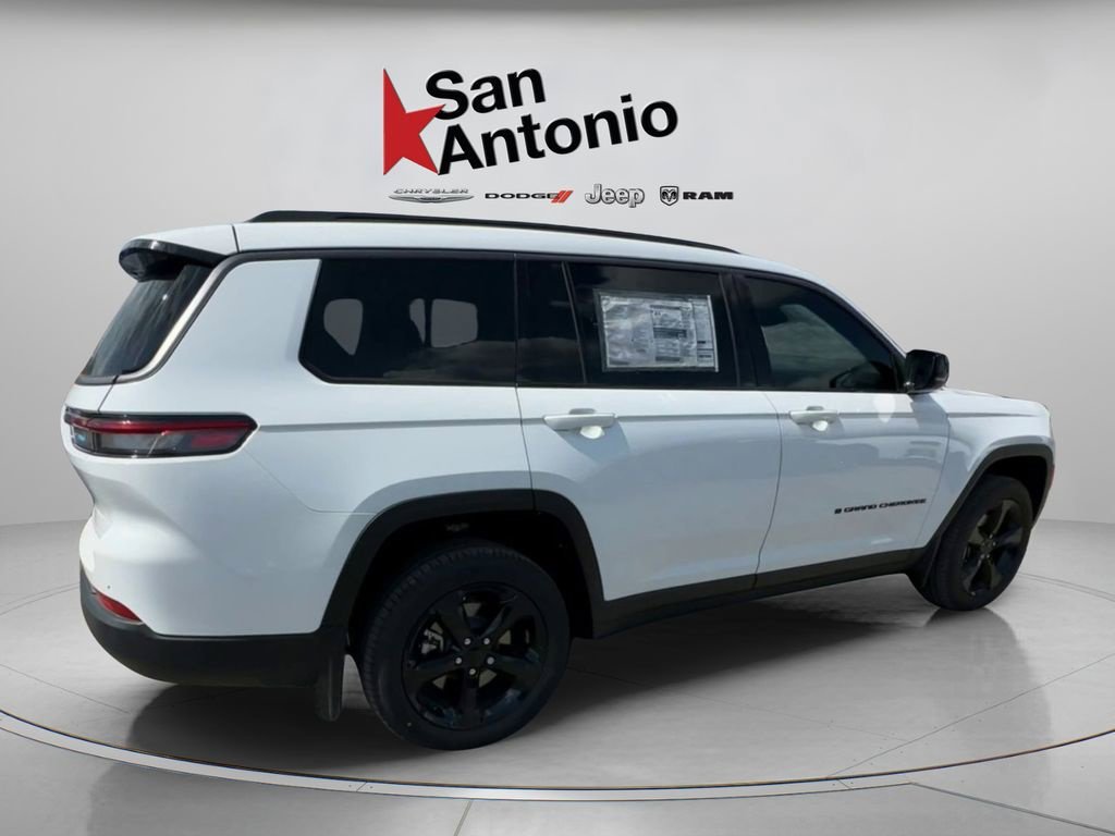 New 2026 Bright White Clear-Coat Exterior Paint Jeep Limited image 17