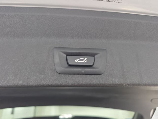 Used 2019 Silver BMW xDrive30i image 32