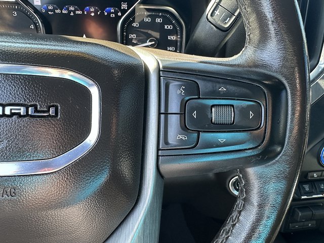 Used 2022 White GMC Denali image 29