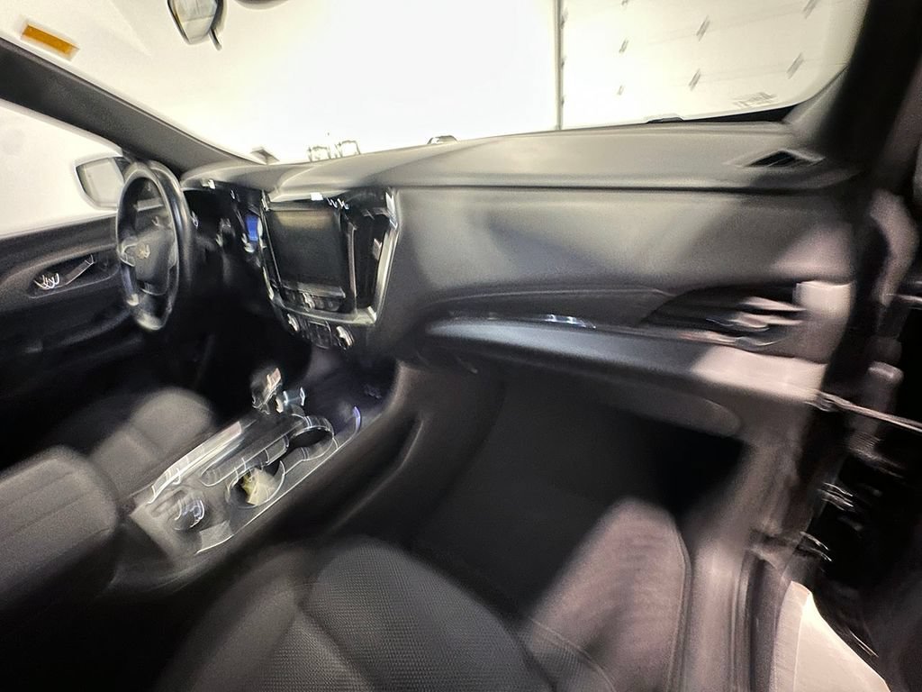 Used 2023 MOSAIC BLACK METALLIC Chevrolet LT Cloth image 29