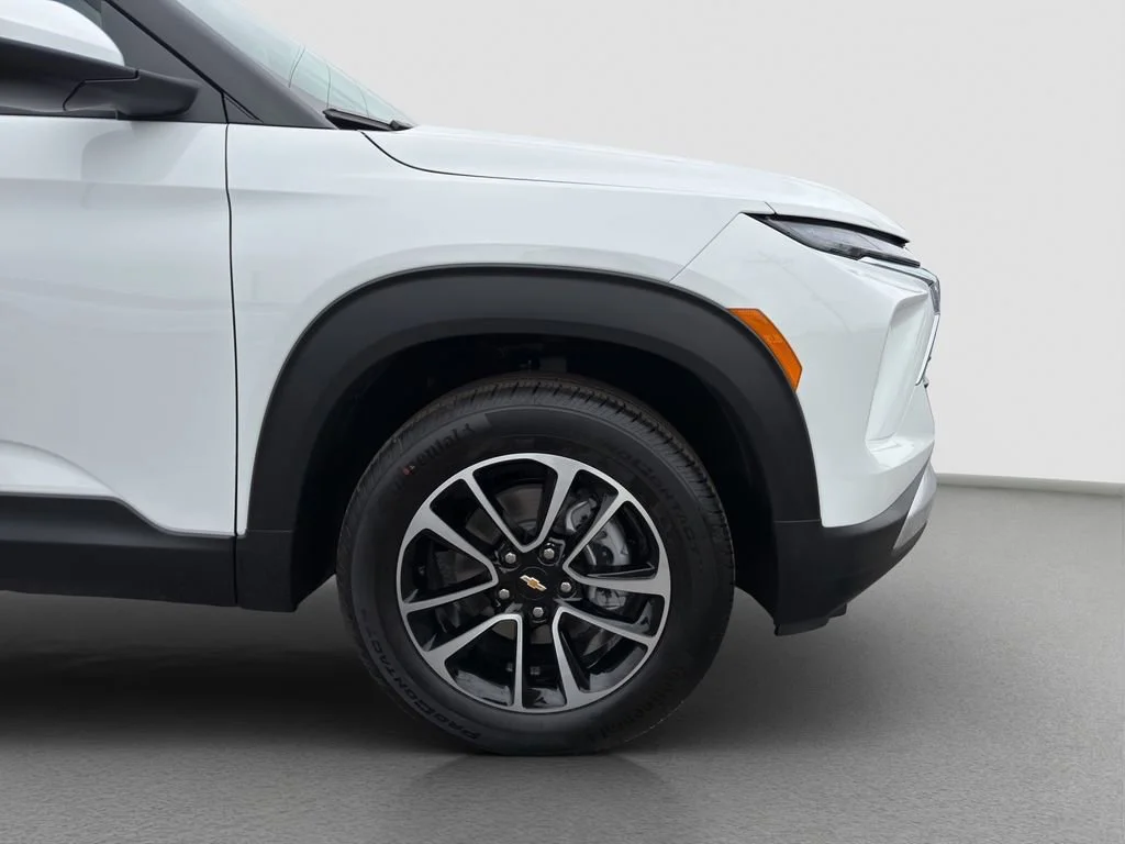 New 2026 Summit White Chevrolet LT image 23