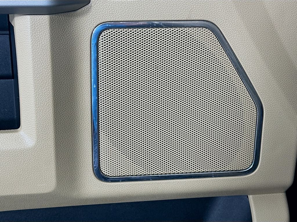 Used 2019 Black Metallic Ford Lariat image 19