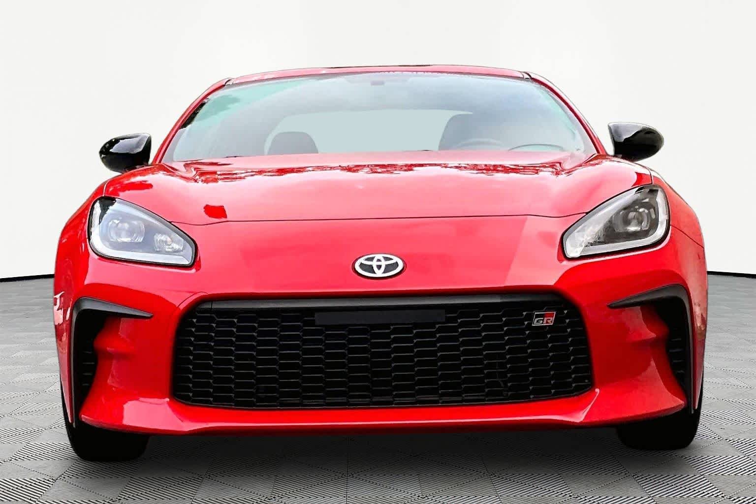 Used 2023 Track bRed Toyota  image 4
