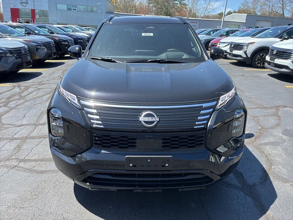 New 2026 Black Nissan Platinum image 2