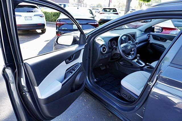 Used 2023 Gray Hyundai SEL image 32