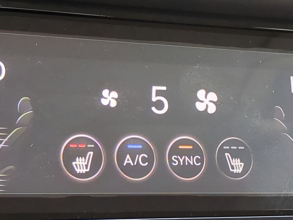 2026 GENESIS G70 Standard - Photo 23