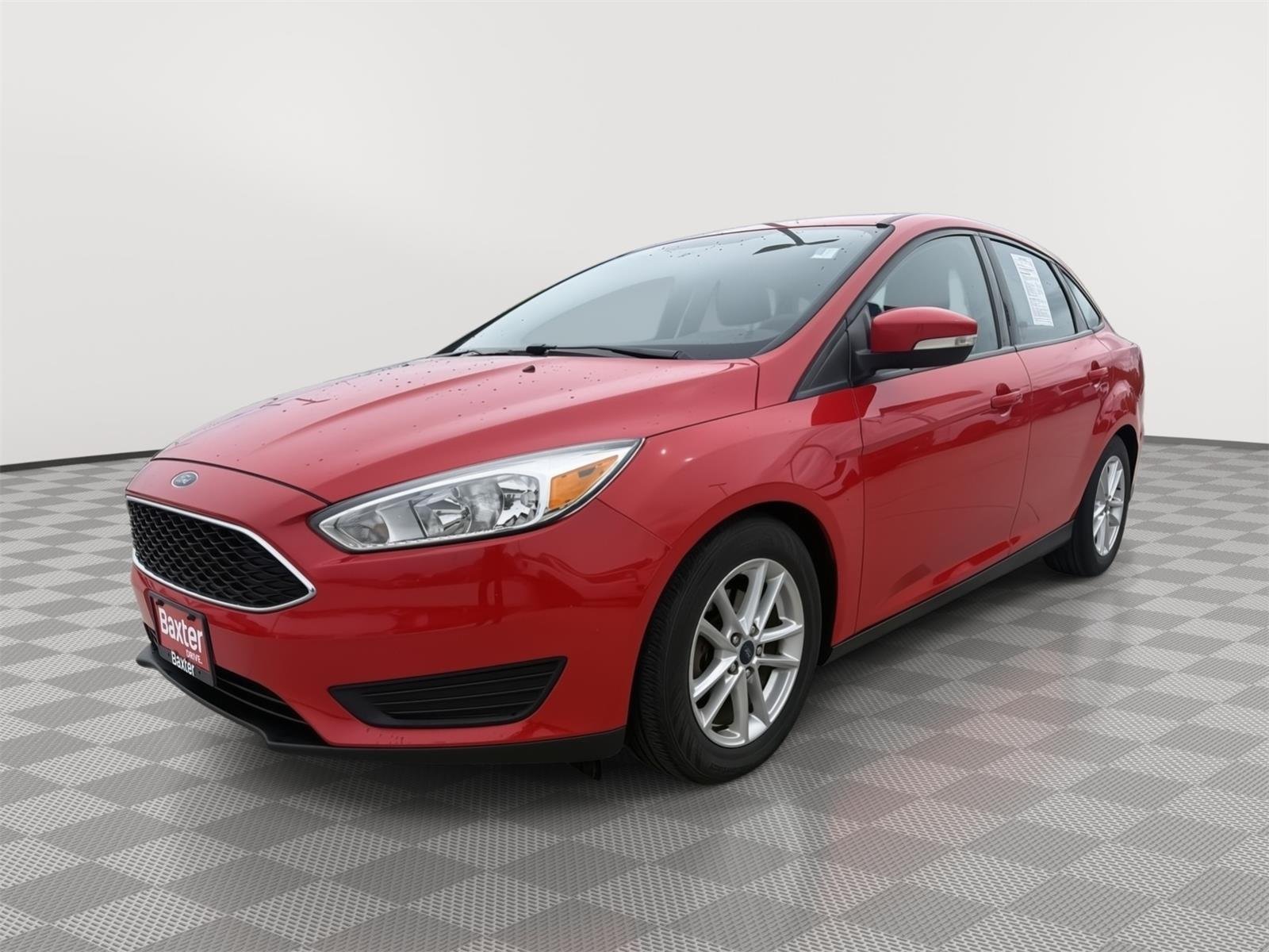 Used 2016 Race Red Ford SE image 3