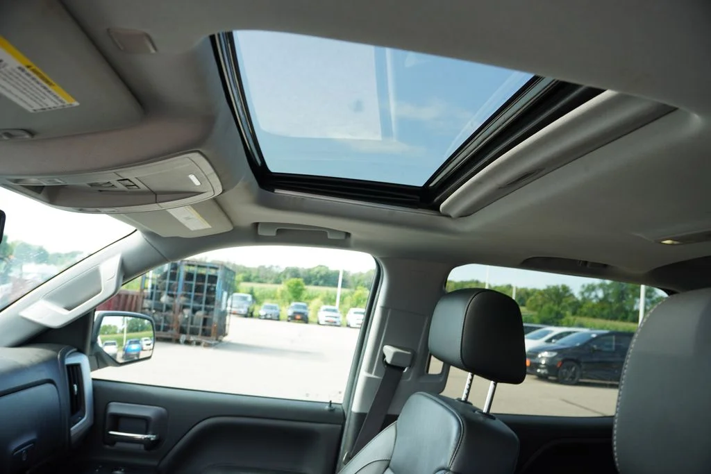 Used 2018 White GMC SLT image 5