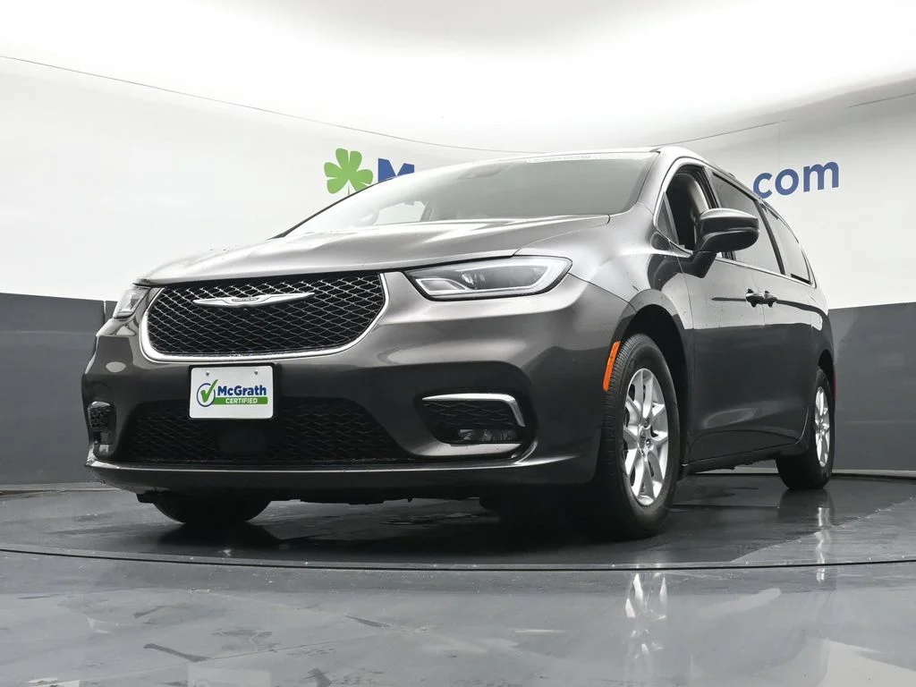 Certified Used 2023 Gray Chrysler Touring L image 7