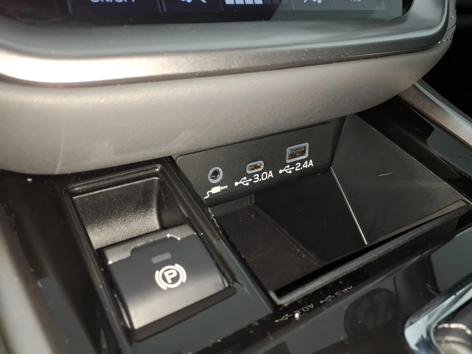 Certified Used 2025 Crystal White Pearl Subaru Onyx Edition image 9