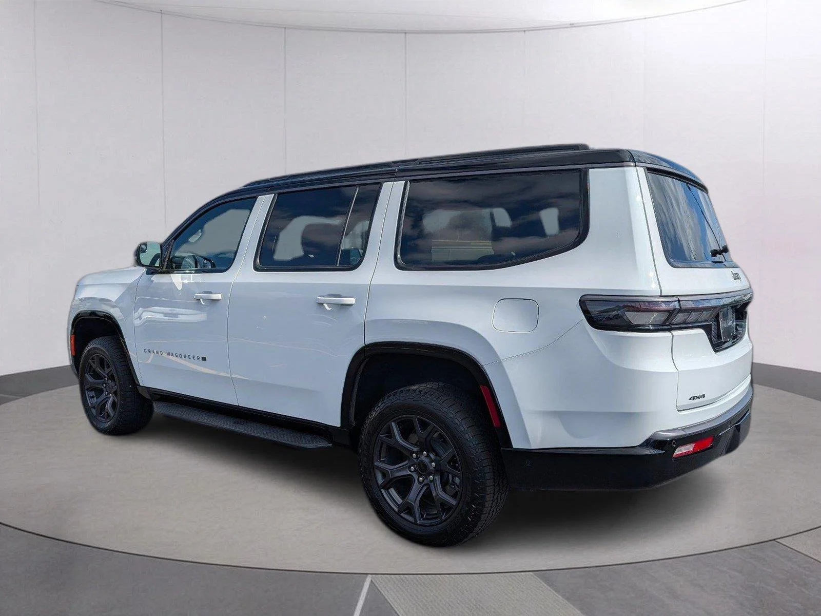 Used 2026 Bright White Clearcoat Jeep Upland image 5