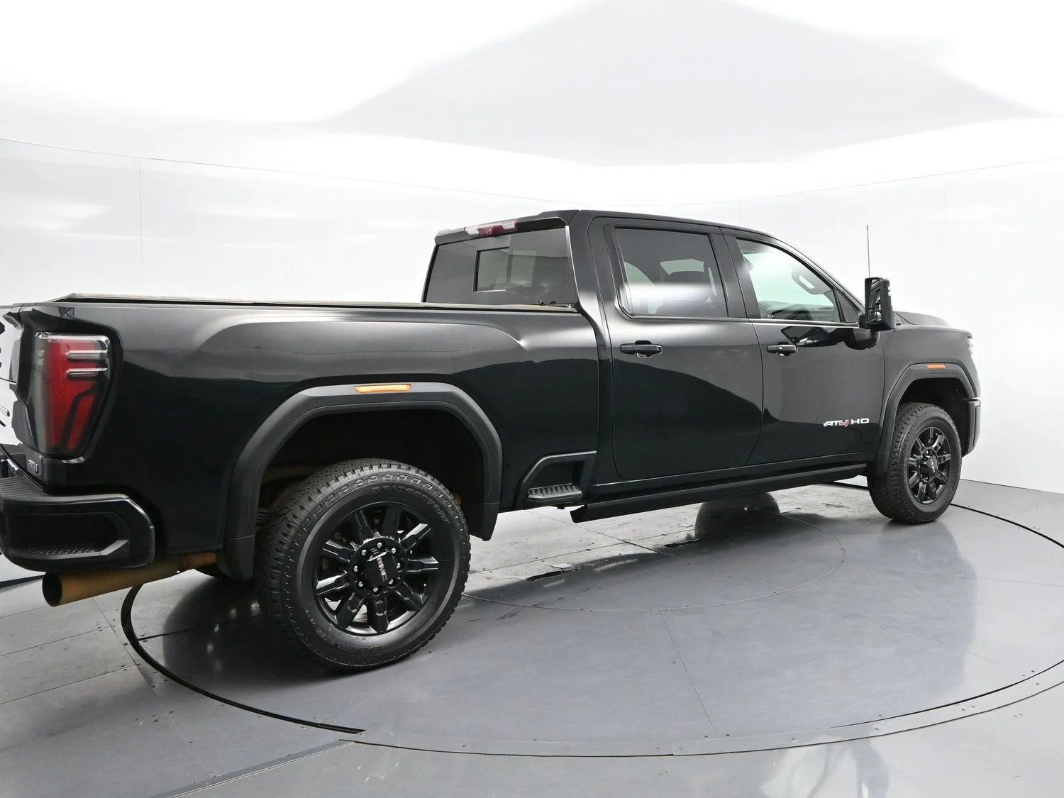 Used 2024 Onyx Black GMC AT4 image 7