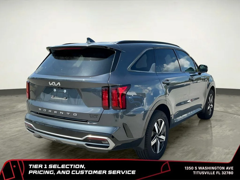 Used 2022 Gray Kia EX image 7