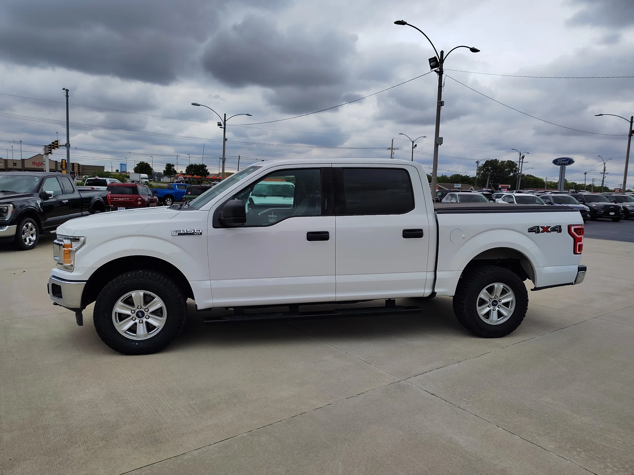 Used 2020 Oxford White Ford XLT image 2