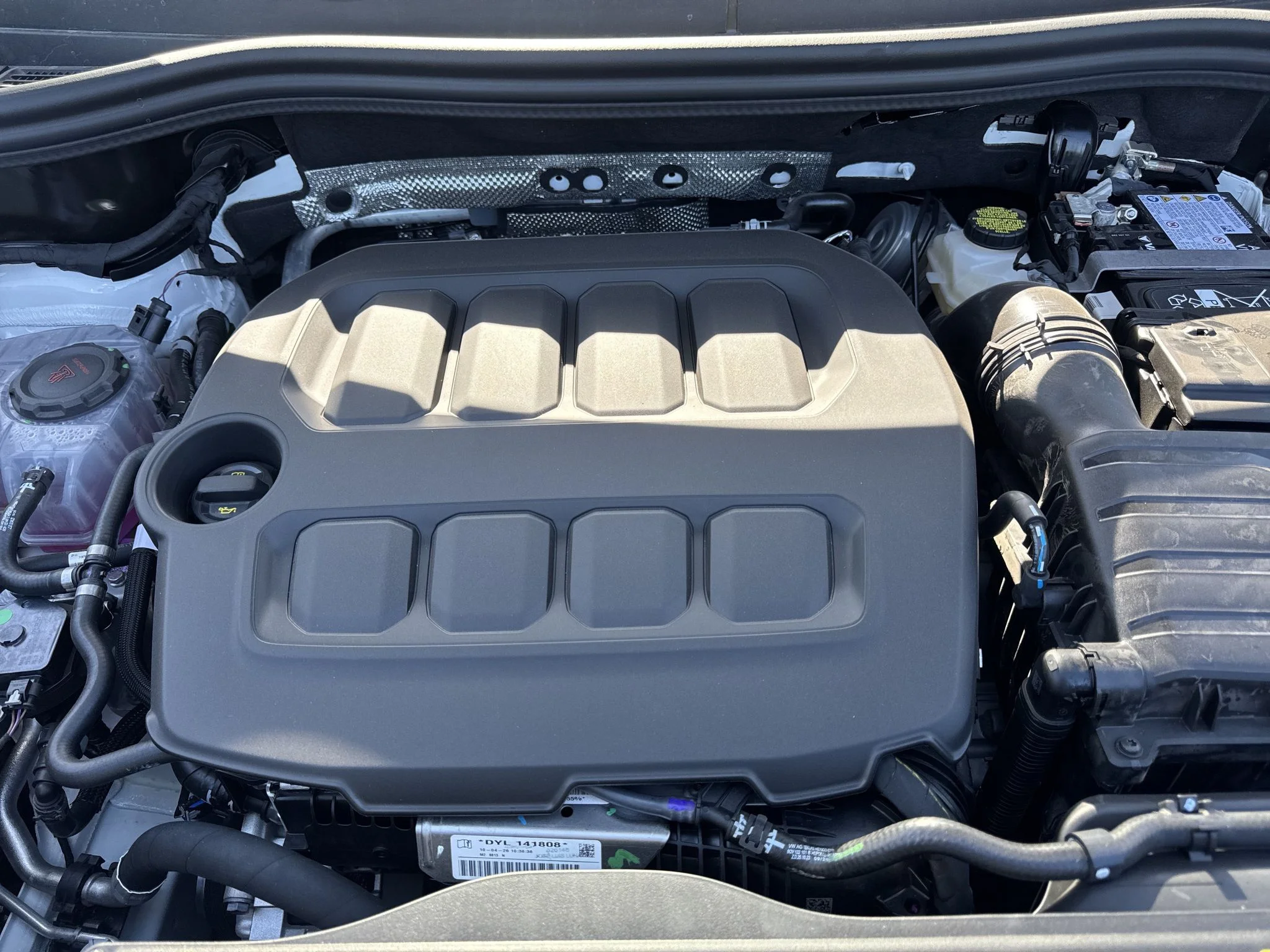New 2026 Pure White Volkswagen SE image 33