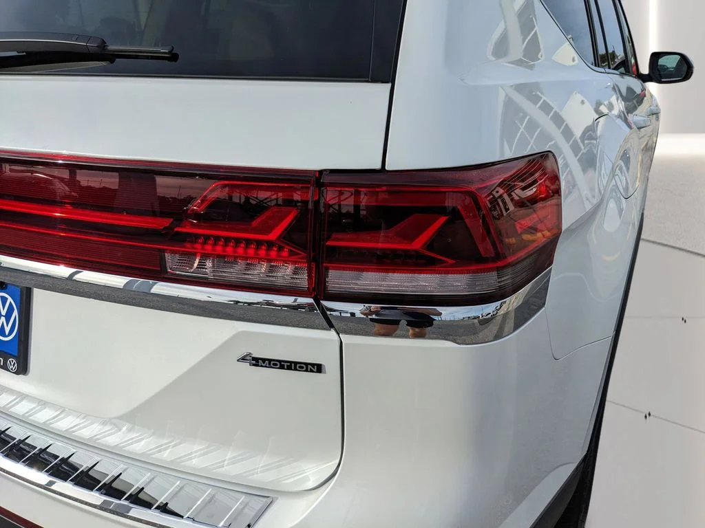 New 2026 White/off-white Volkswagen SEL image 13