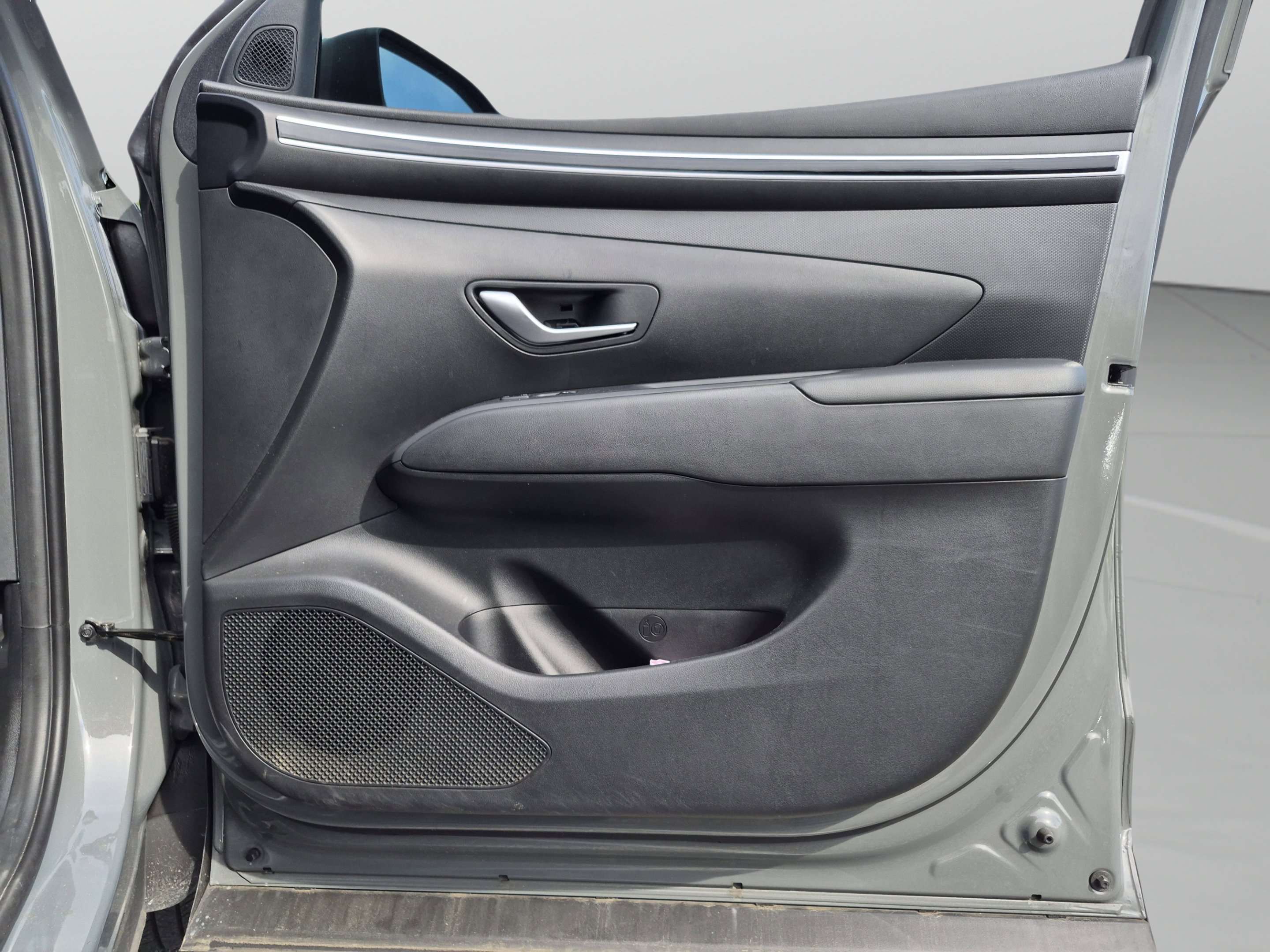 Used 2023 Hampton Gray Hyundai SEL image 15