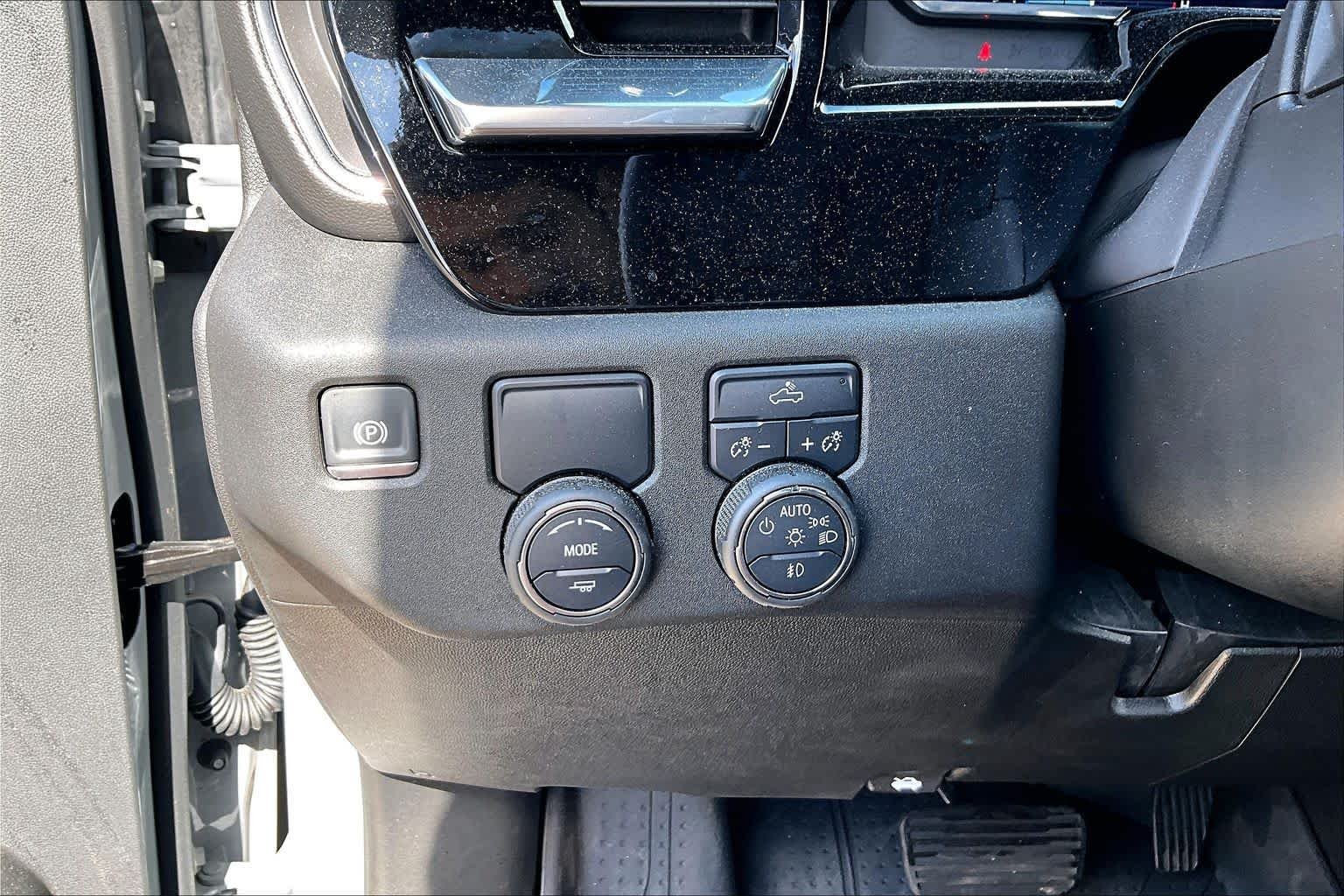 Used 2025 Slate Gray Metallic Chevrolet RST image 32